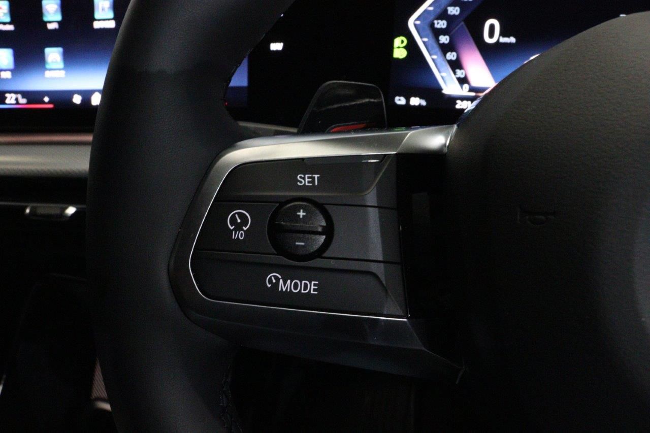iX2 xDrive30 MSP