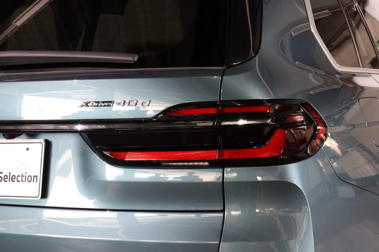 X7 xDrive40d RHD US