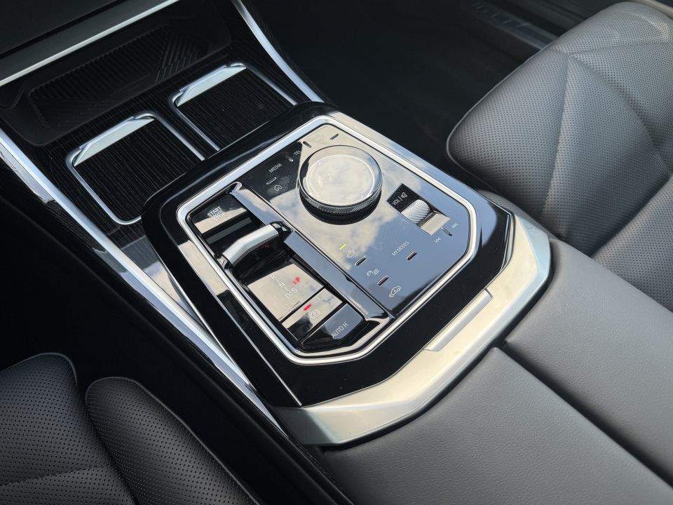 BMW 740
