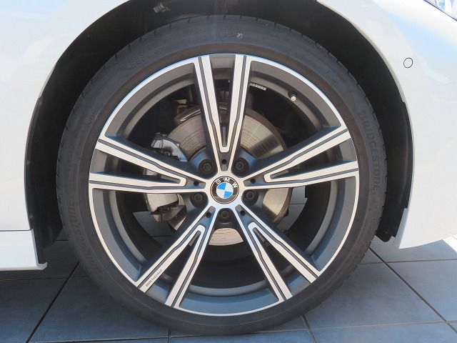 320d xDrive Berline RHD