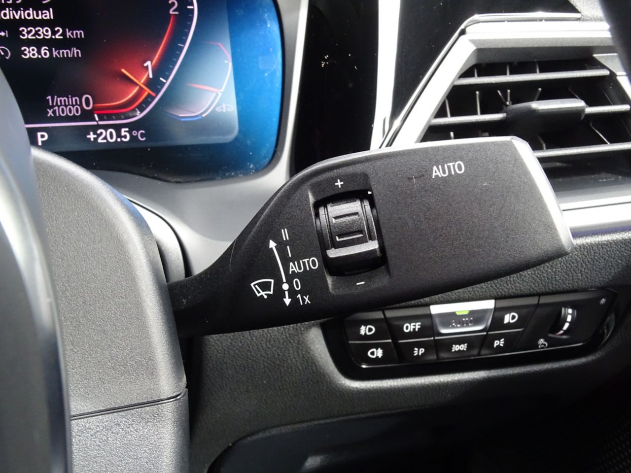 G20 320d xDrive RHD Saloon