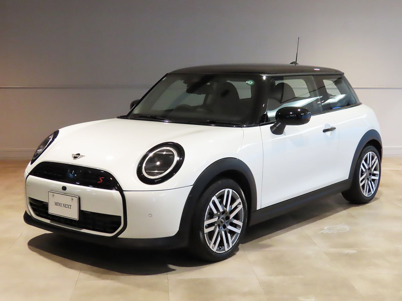THE NEW MINI COOPER (3 DOOR) S