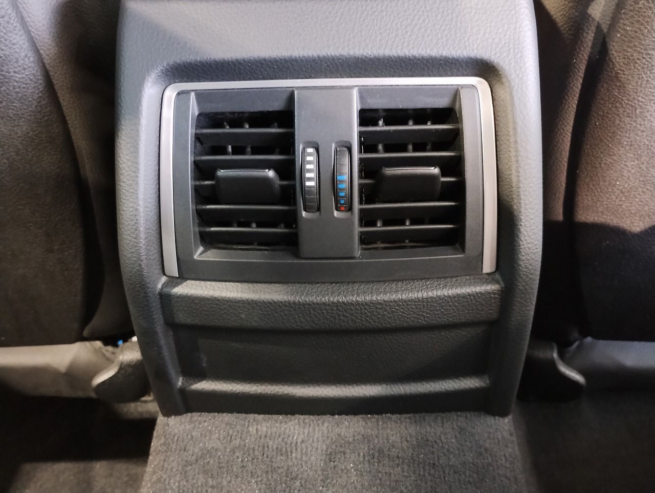320I SEDAN RHD