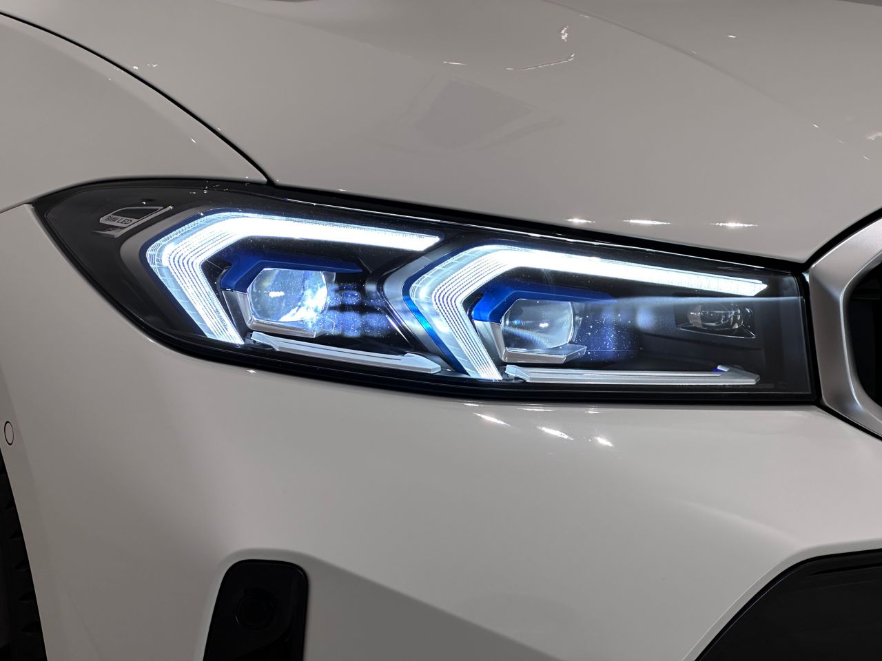 320d xDrive Berline RHD