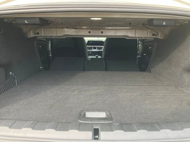 G20 330e Saloon RHD