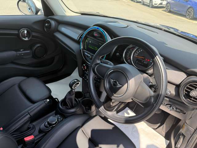 F55 COOPER D (AT)