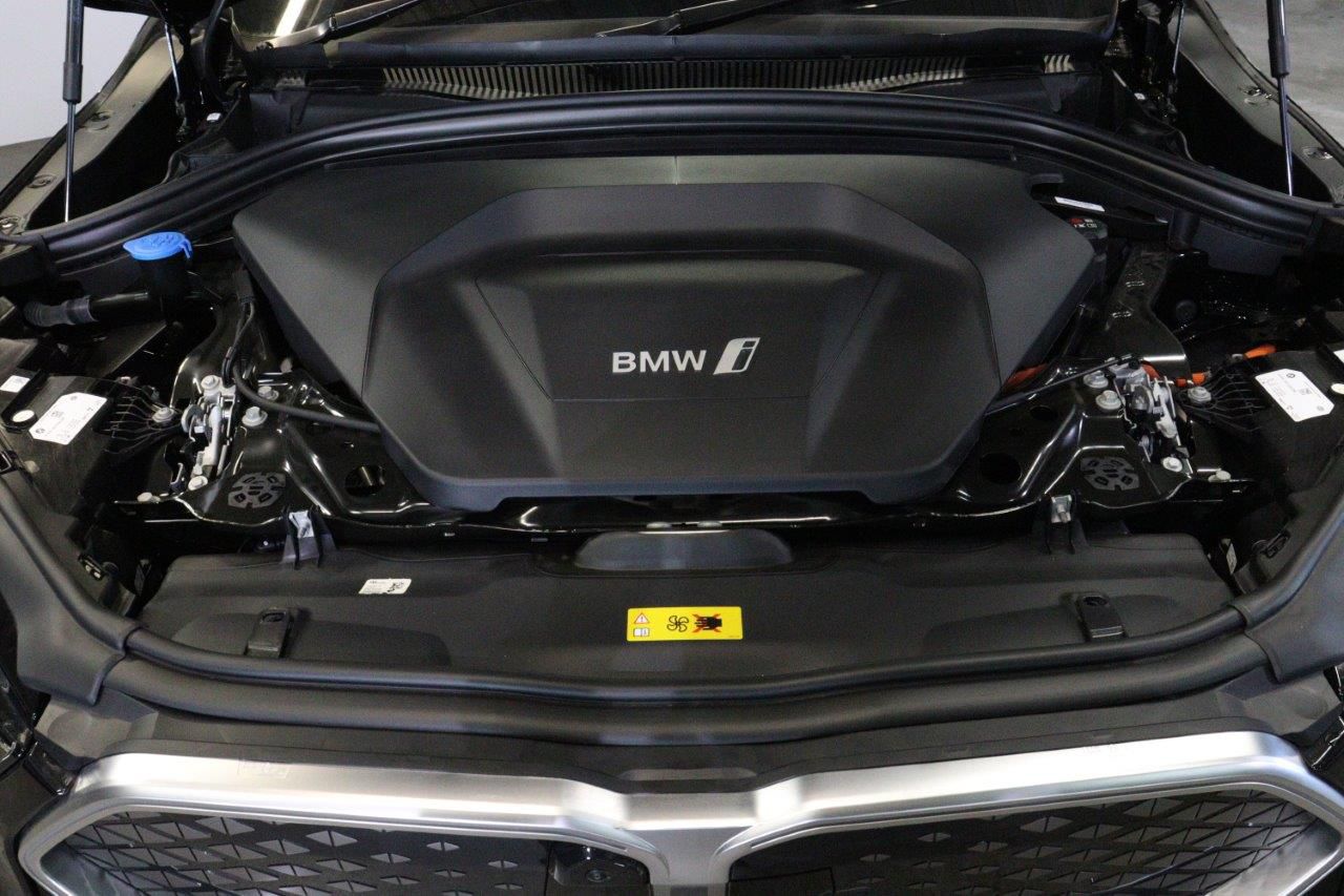 iX2 xDrive30 MSP