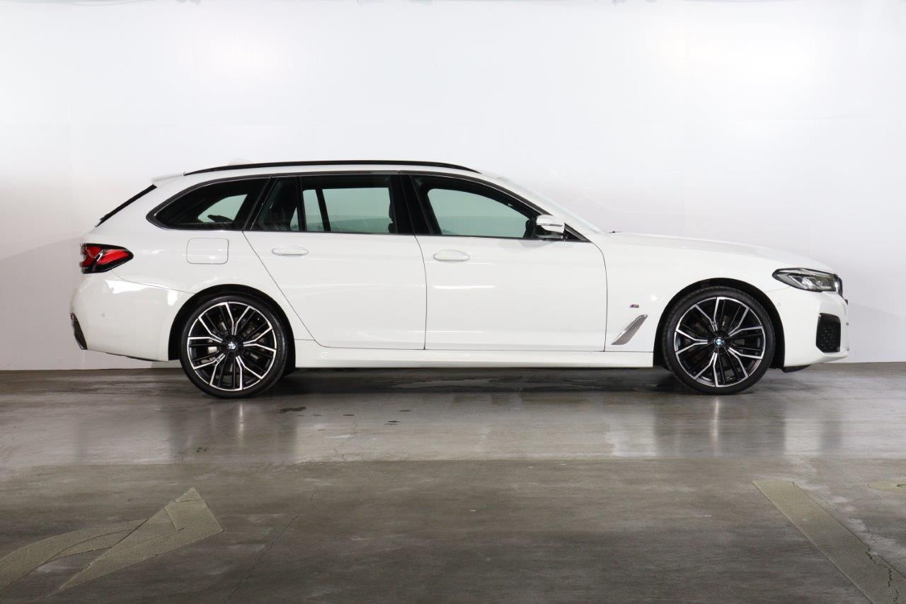 520d xDrive Touring RHD