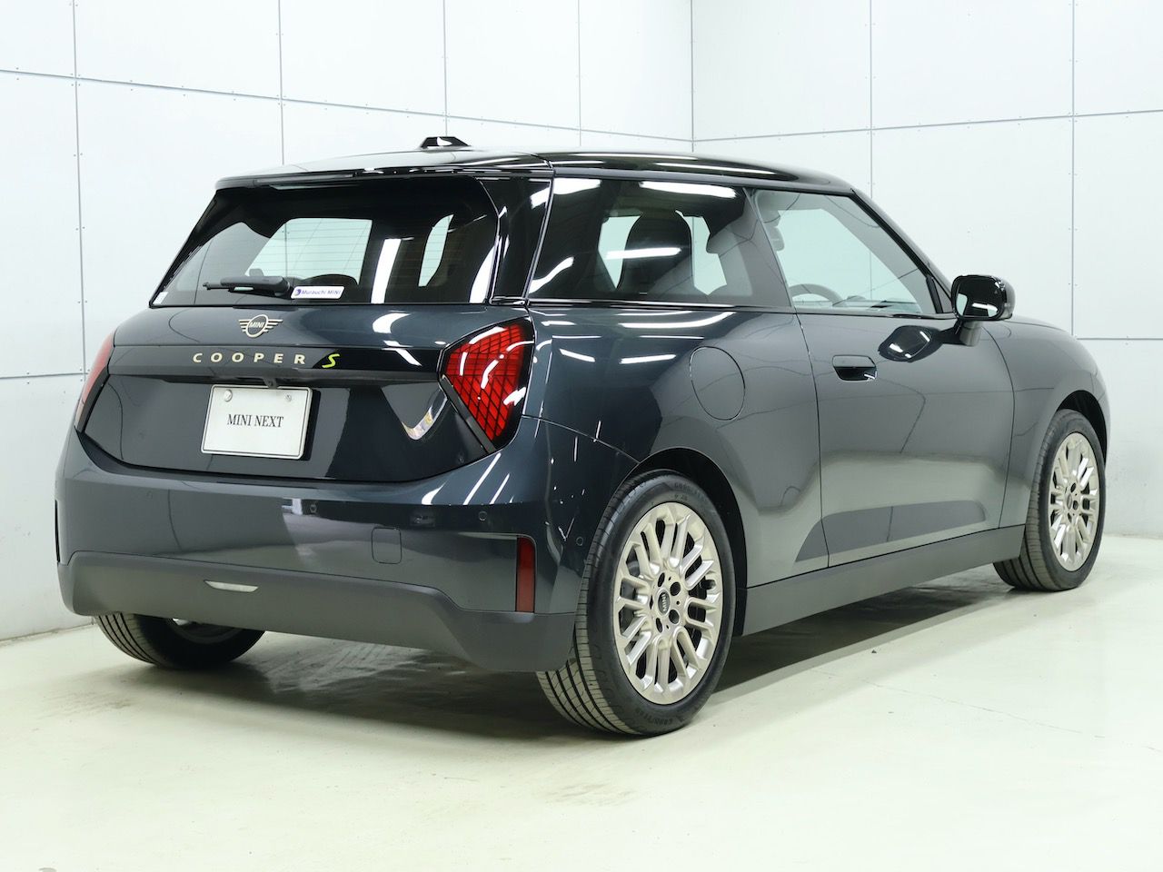 J01 MINI Cooper SE