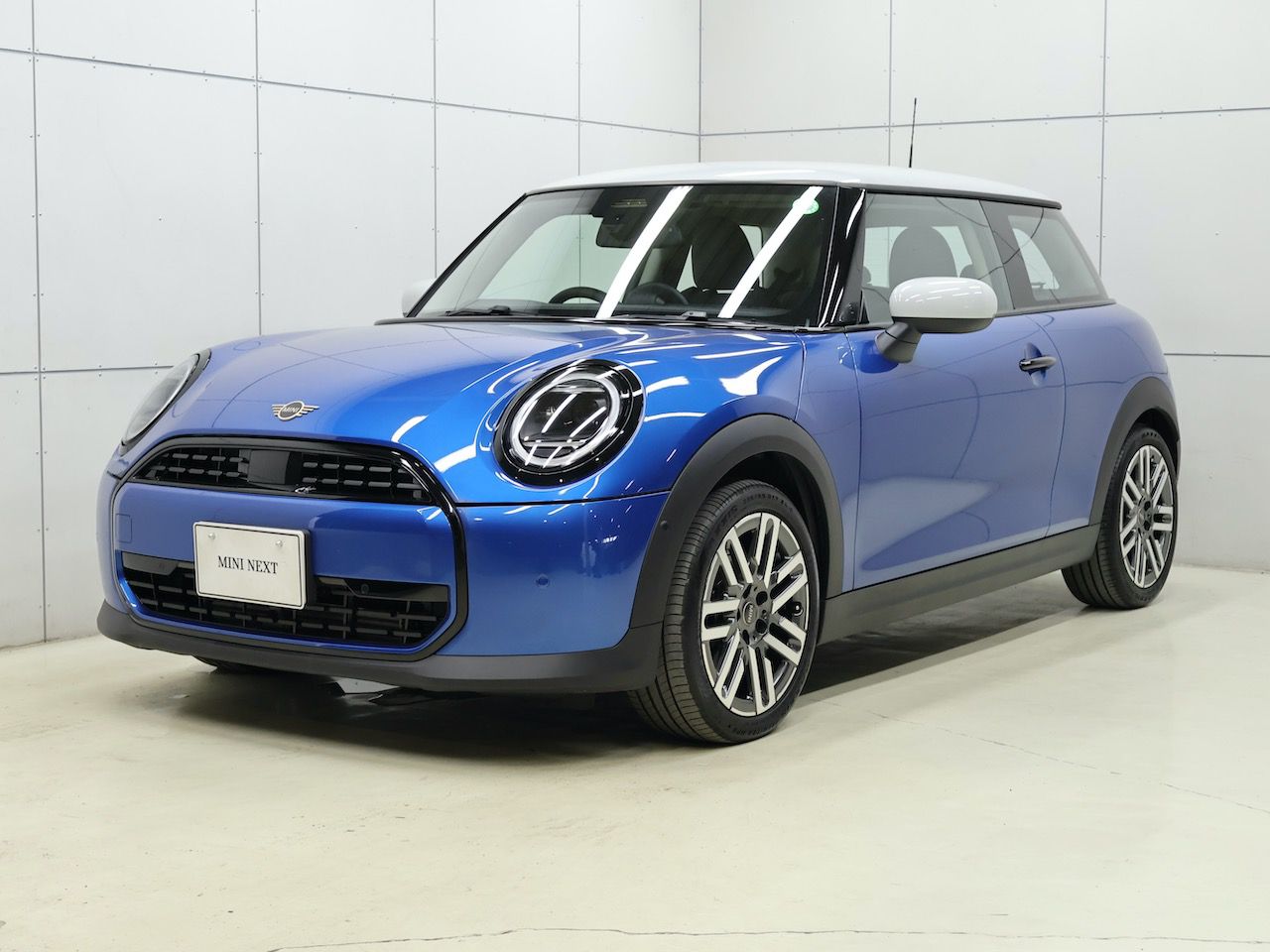 THE NEW MINI COOPER (3 DOOR) C