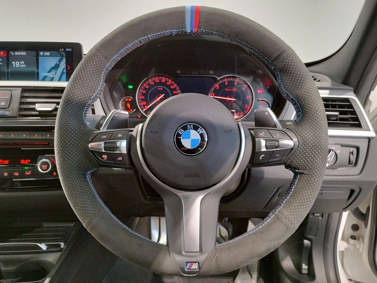 320I SEDAN RHD