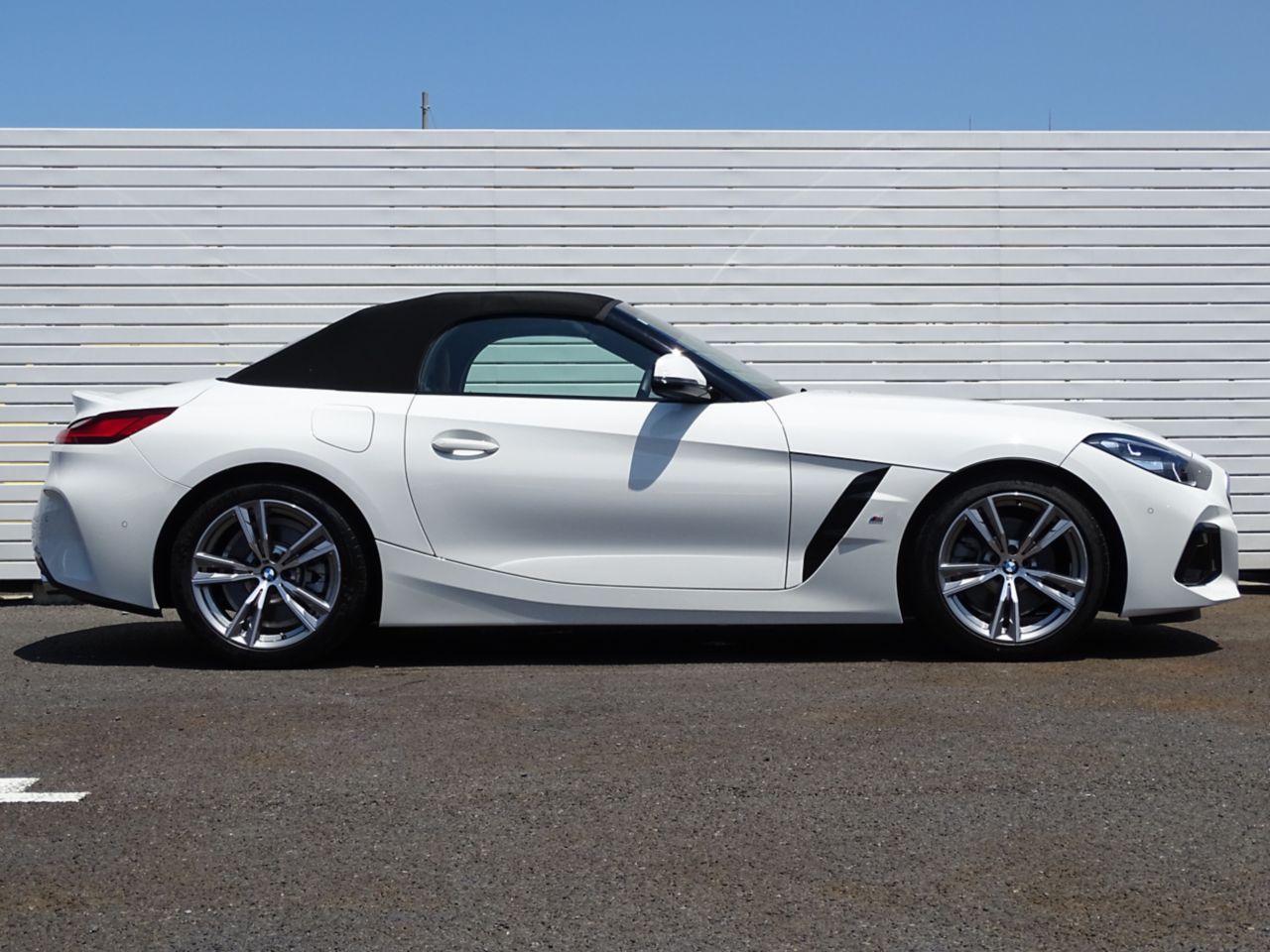 G29 z4 sDrive20i RHD