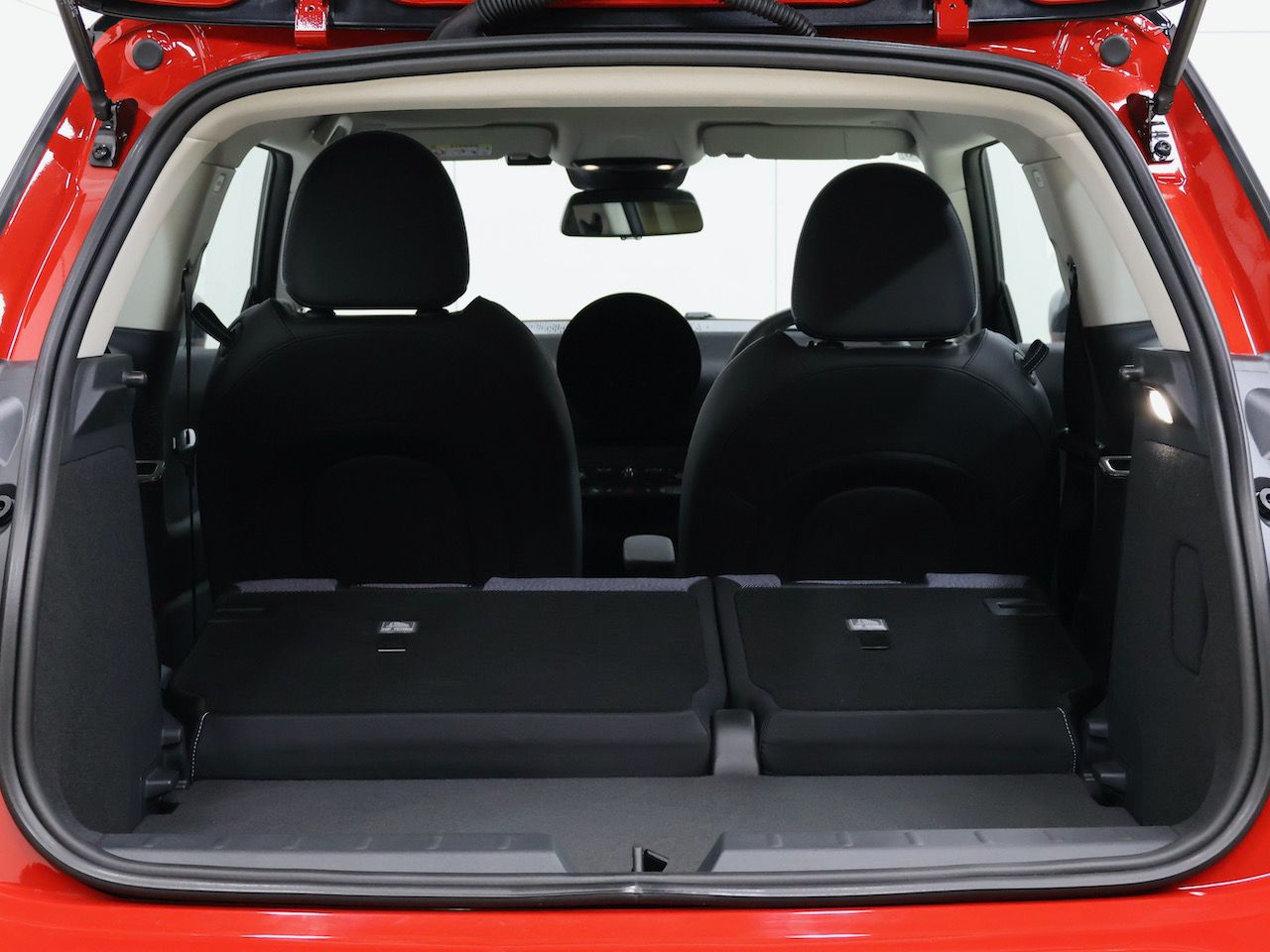 J01 MINI Cooper E