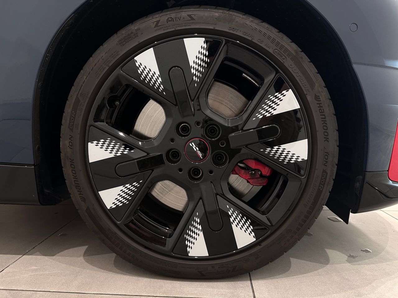 J01 MINI John Cooper Works Electric