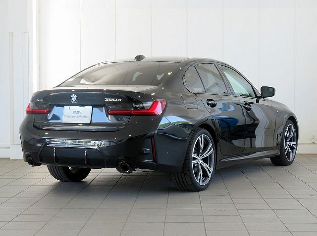 320d xDrive Berline RHD
