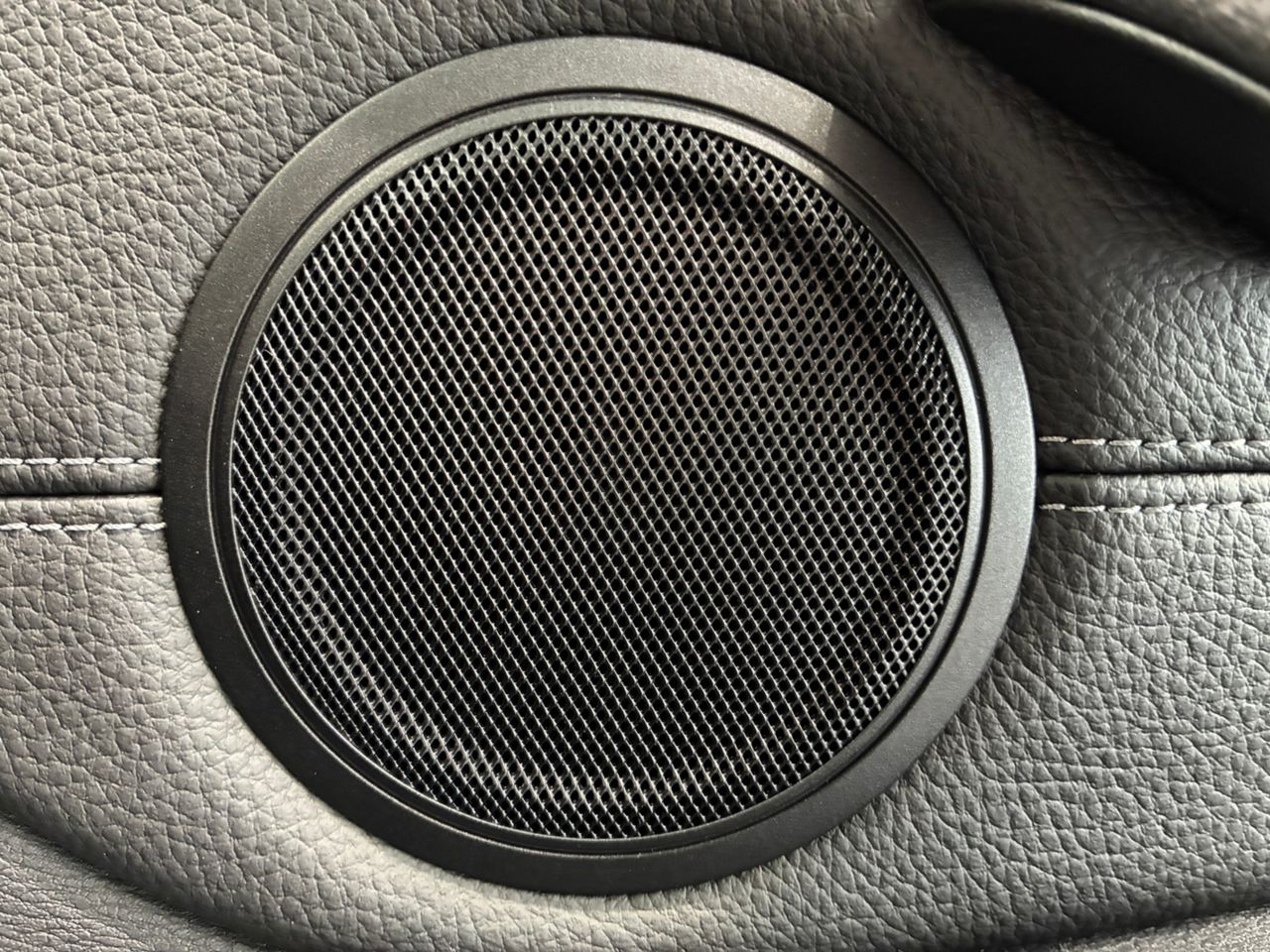 X1 sDrive18i RHD
