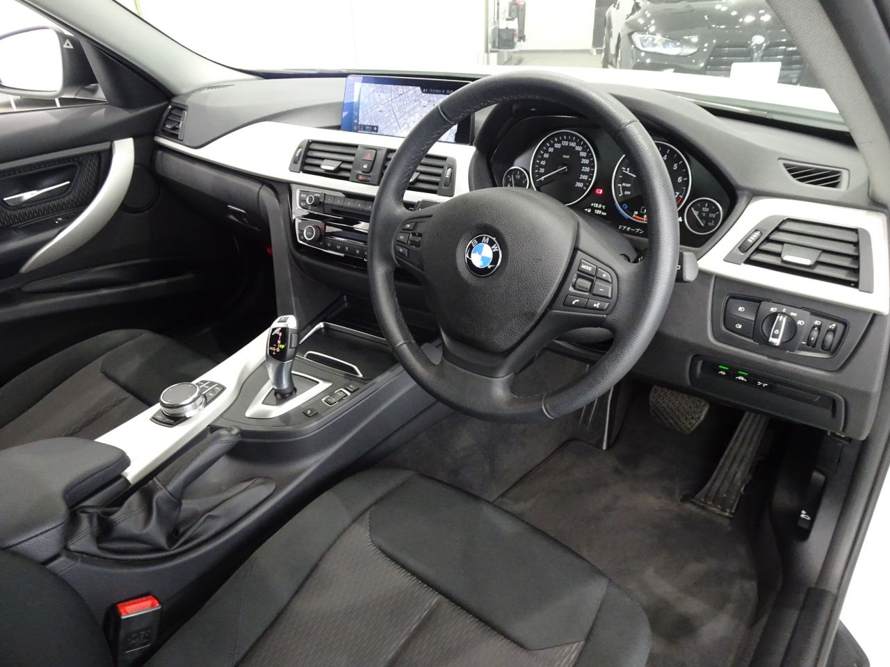 318I TOURING RHD