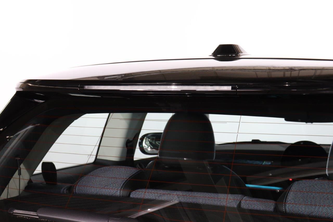 J01 MINI Cooper SE