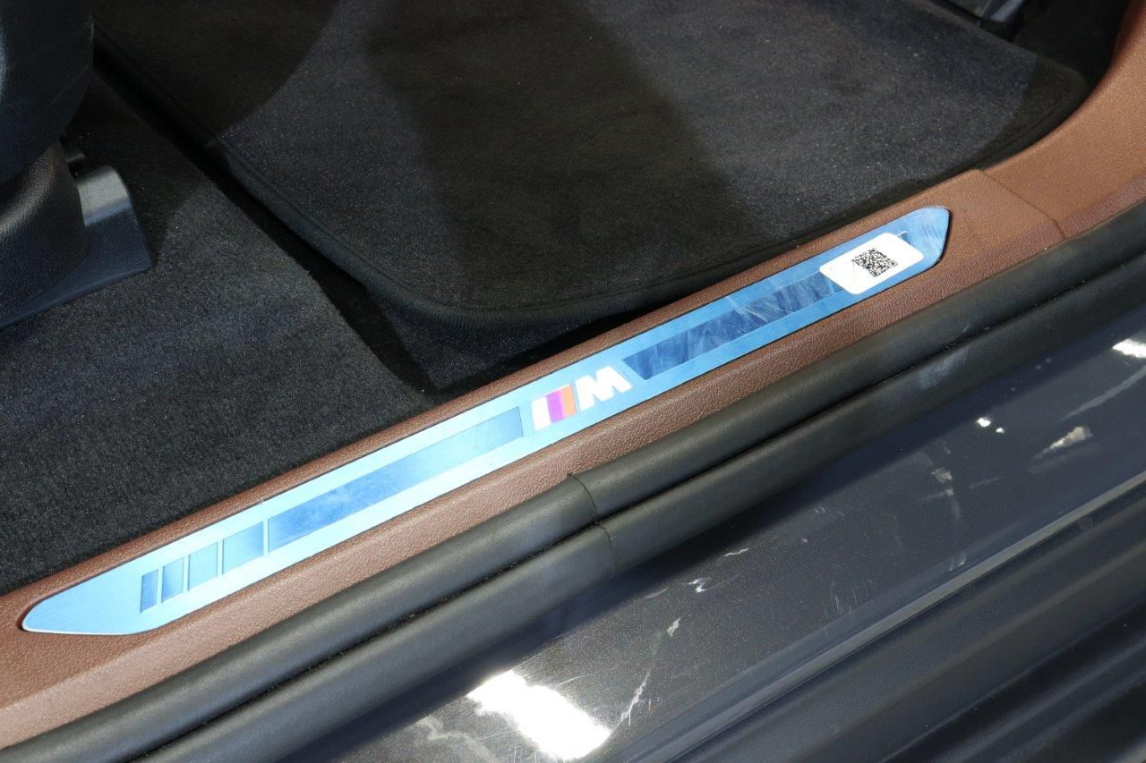 XM RHD