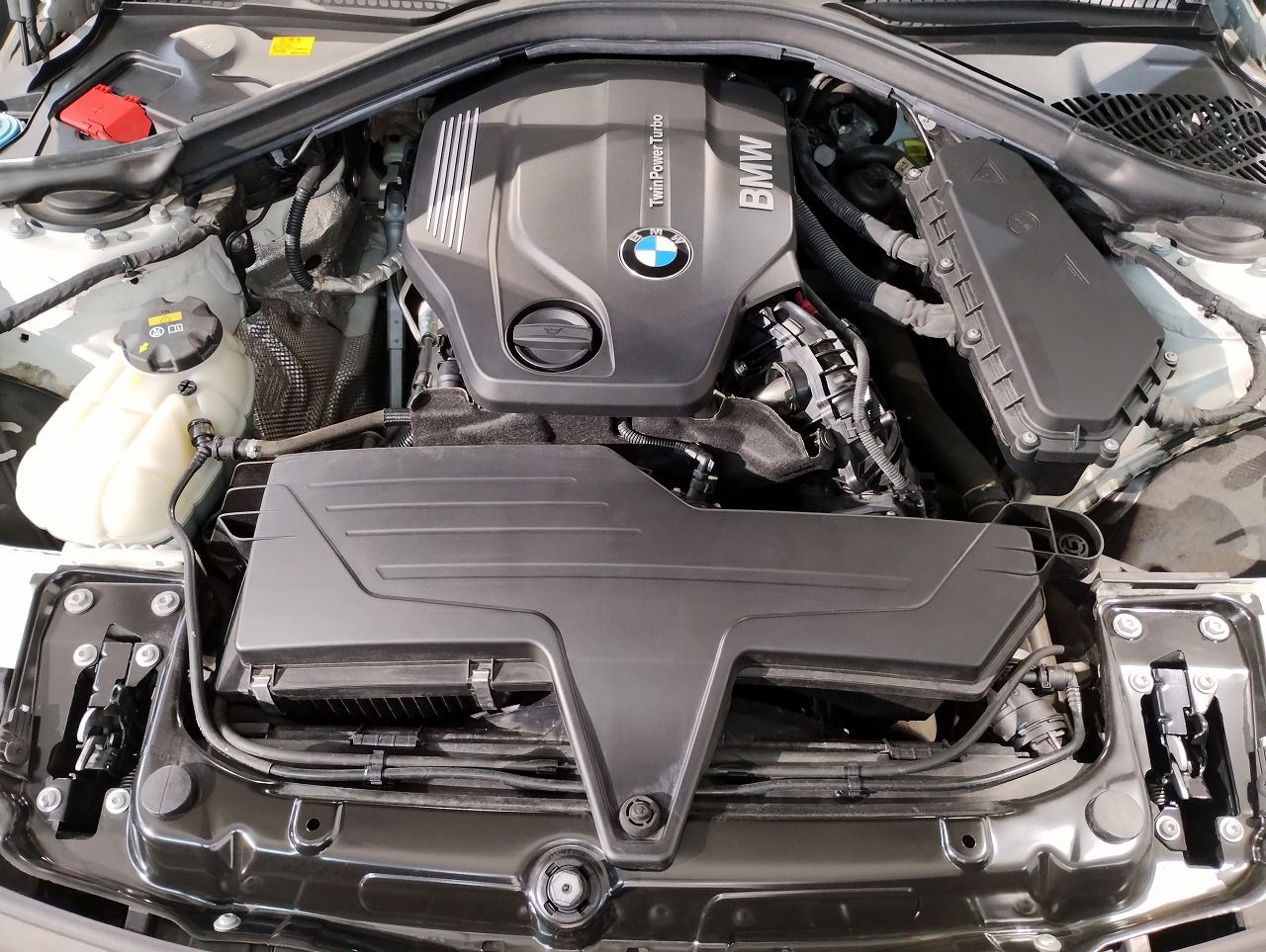320D SEDAN RHD
