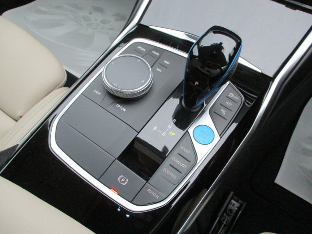 G26 i4 eDrive40 RHD