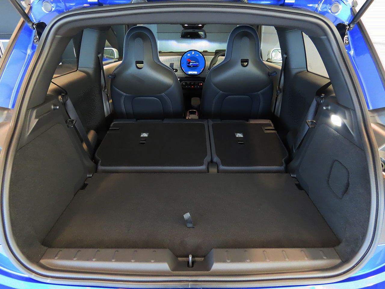 J01 MINI Cooper SE