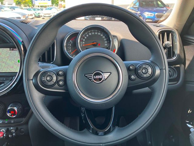 MINI CROSSOVER COOPER D