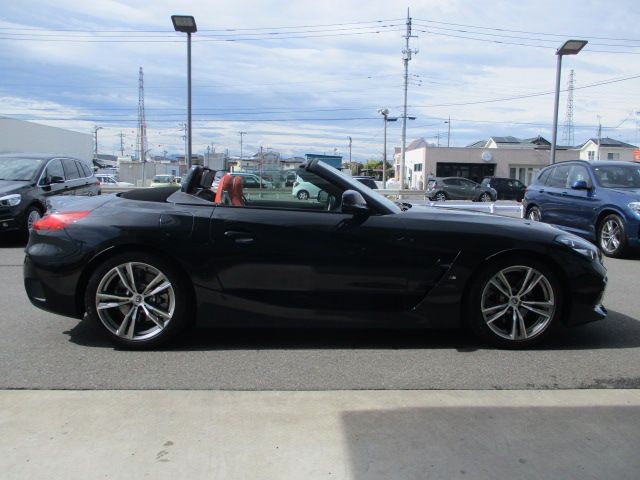 G29 z4 sDrive20i RHD