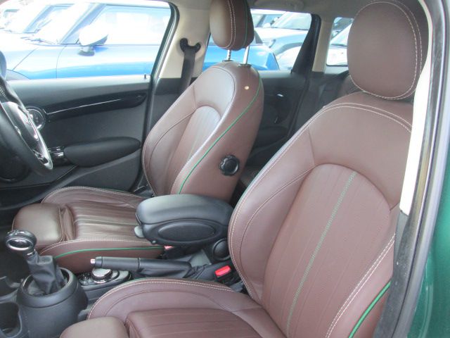 F55 COOPER D (AT)