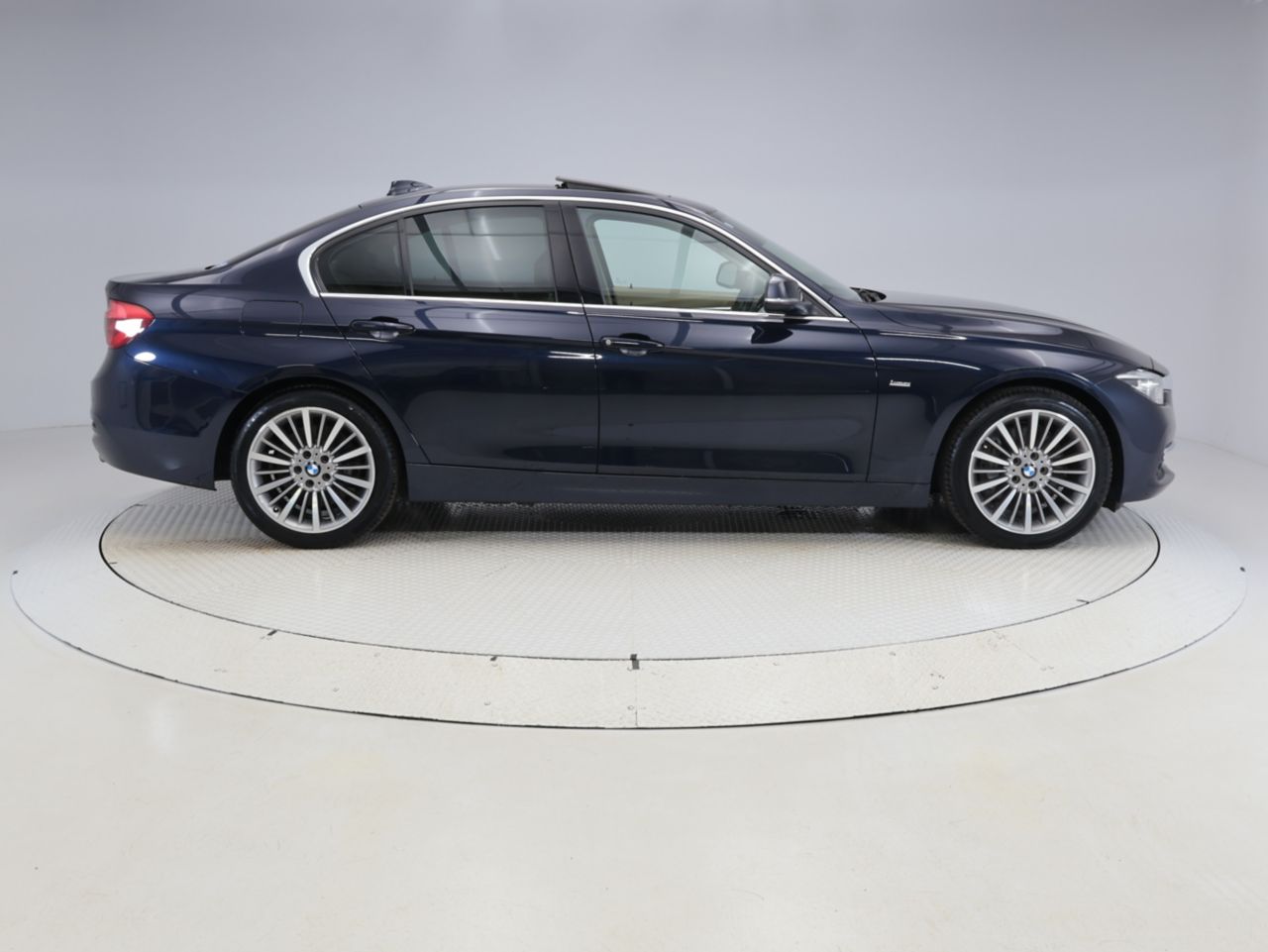 340I SEDAN RHD