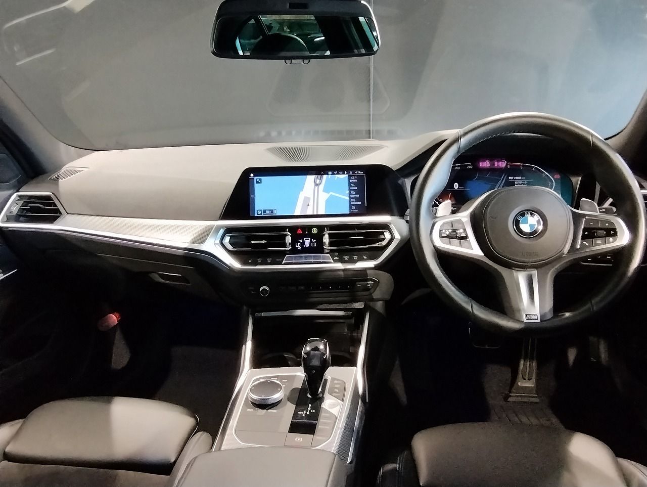 G20 320d xDrive RHD Saloon