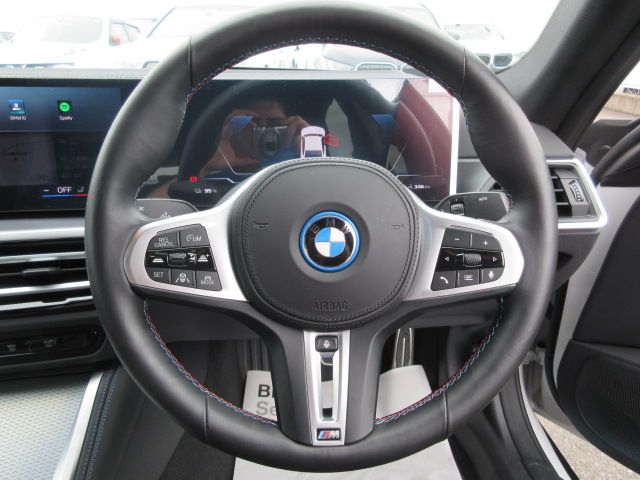 G26 i4 M50 RHD