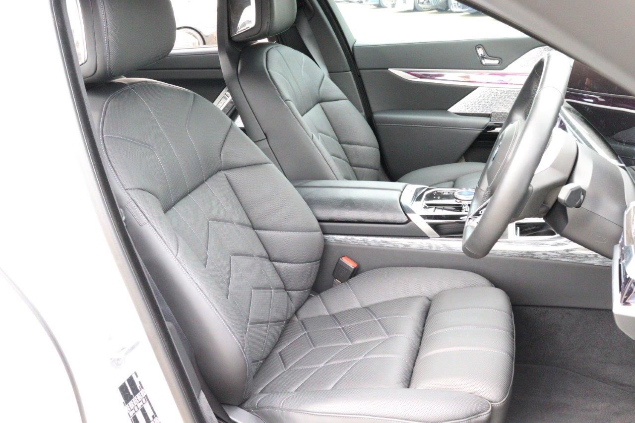 i7 xDrive60 Sedan RHD