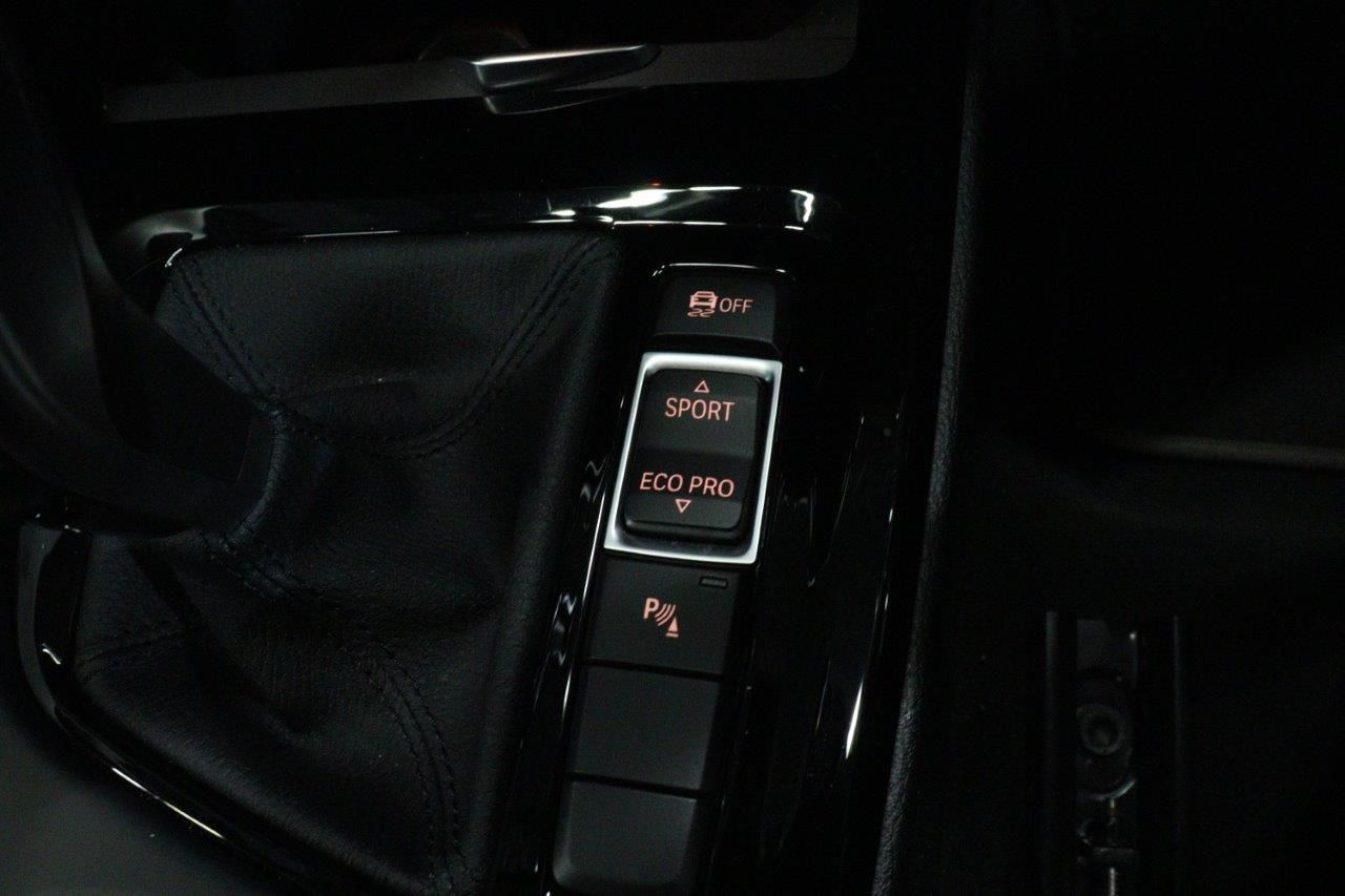 X1 sDrive18i RHD