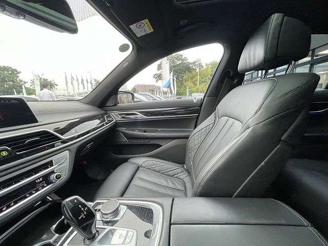 750i xDrive Sedan
