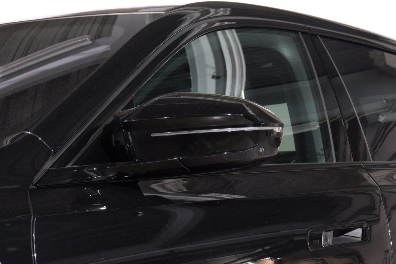BMW i7 M70 xDrive Sedan RHD