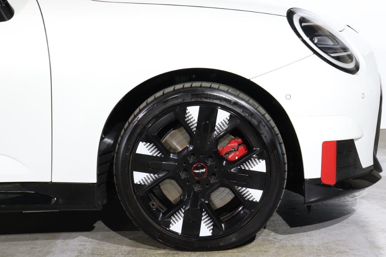 J01 MINI John Cooper Works Electric