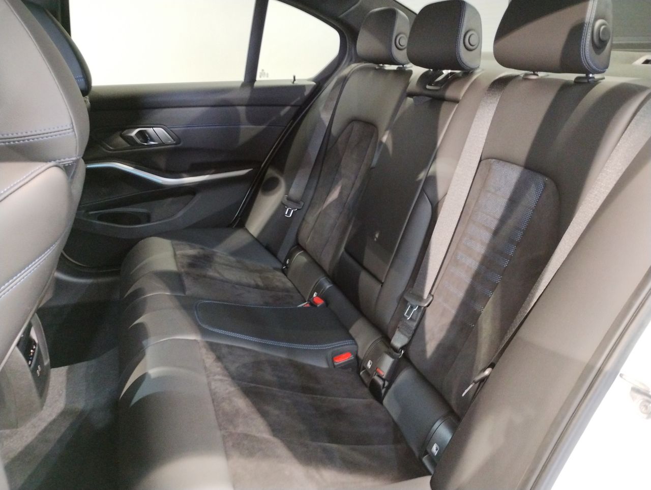 G20 330e Saloon LCI RHD MX