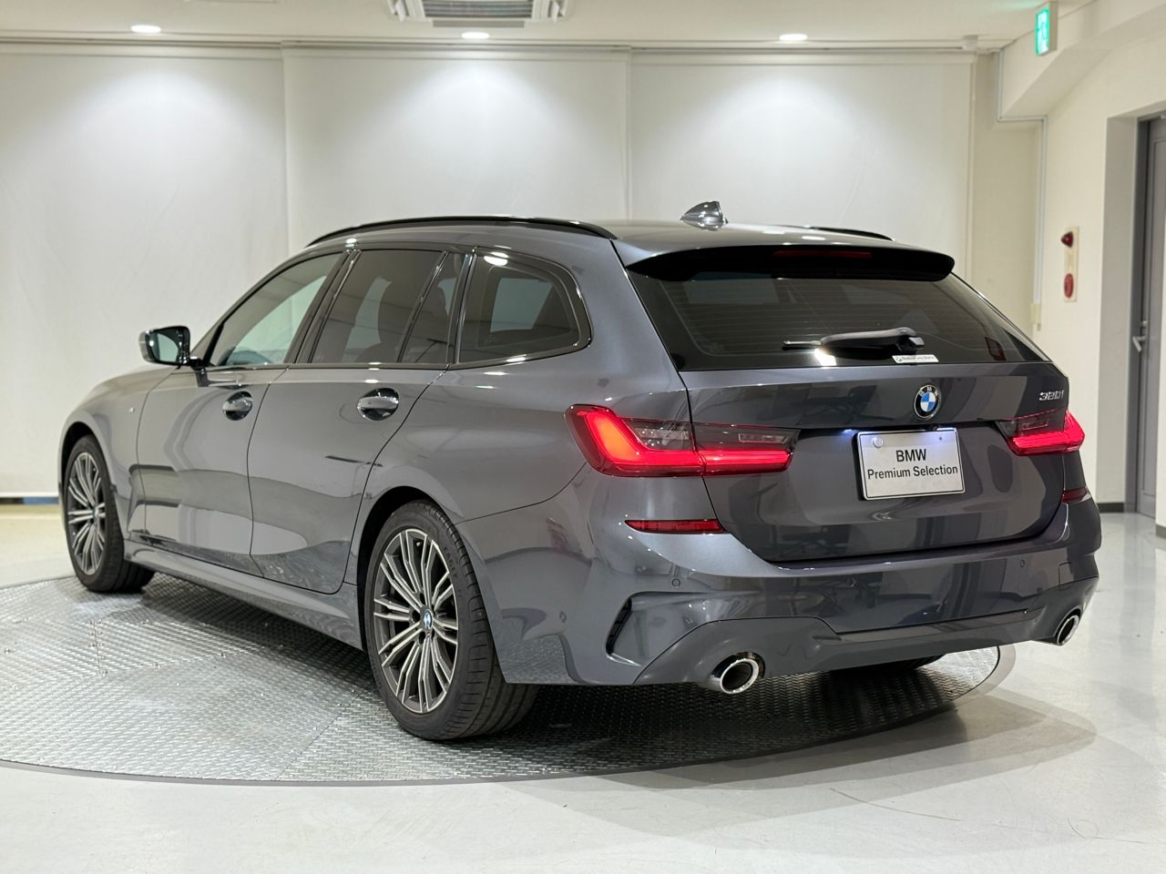 G21 320i RHD