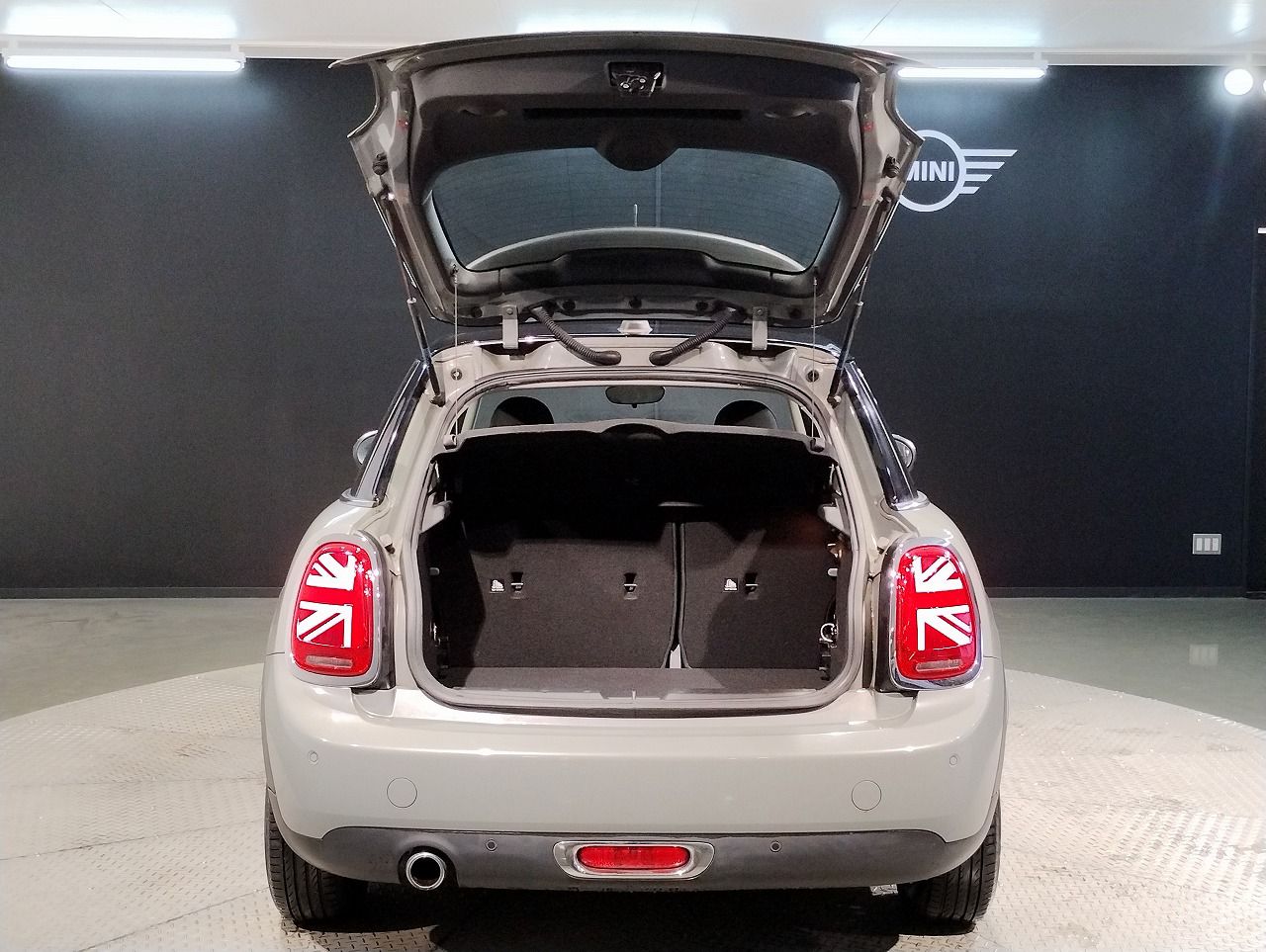 F55 COOPER D (AT)