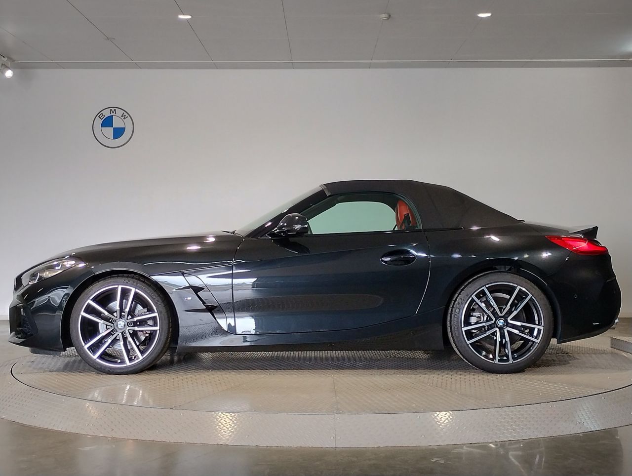 G29 z4 sDrive20i RHD