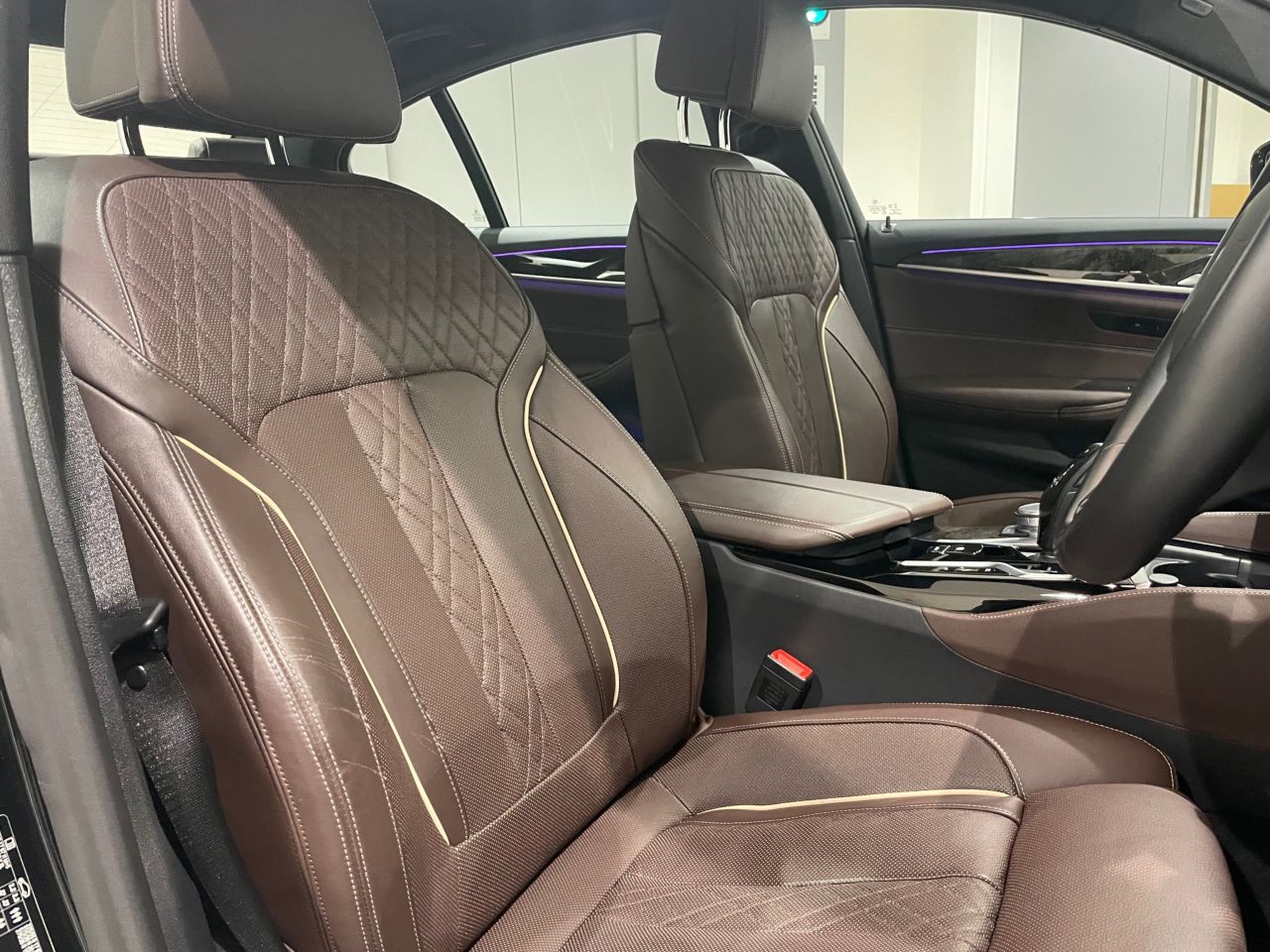 530e Sedan RHD