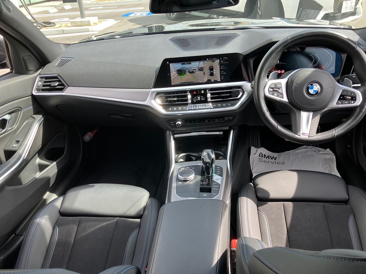 320i Sedan RHD