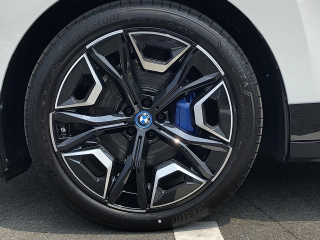 i20 iX xDrive40