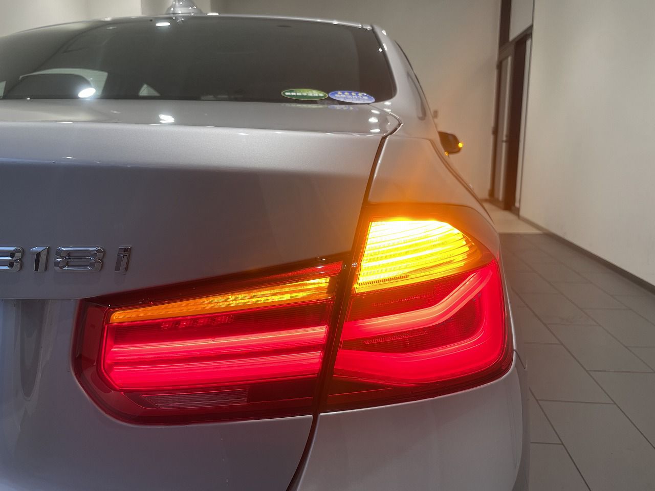 318I SEDAN RHD