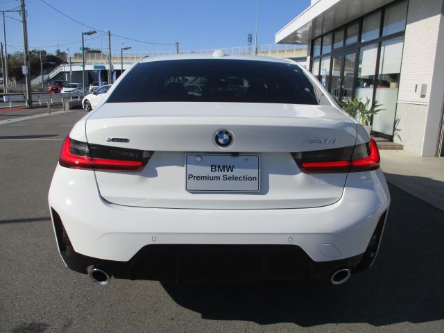 320d xDrive Berline RHD