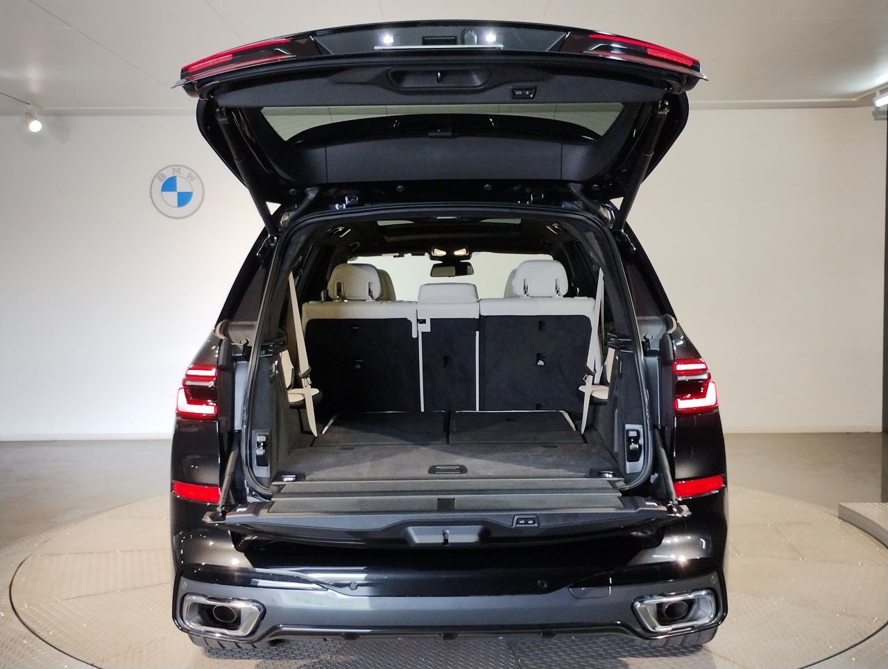 X7 xDrive40d RHD US