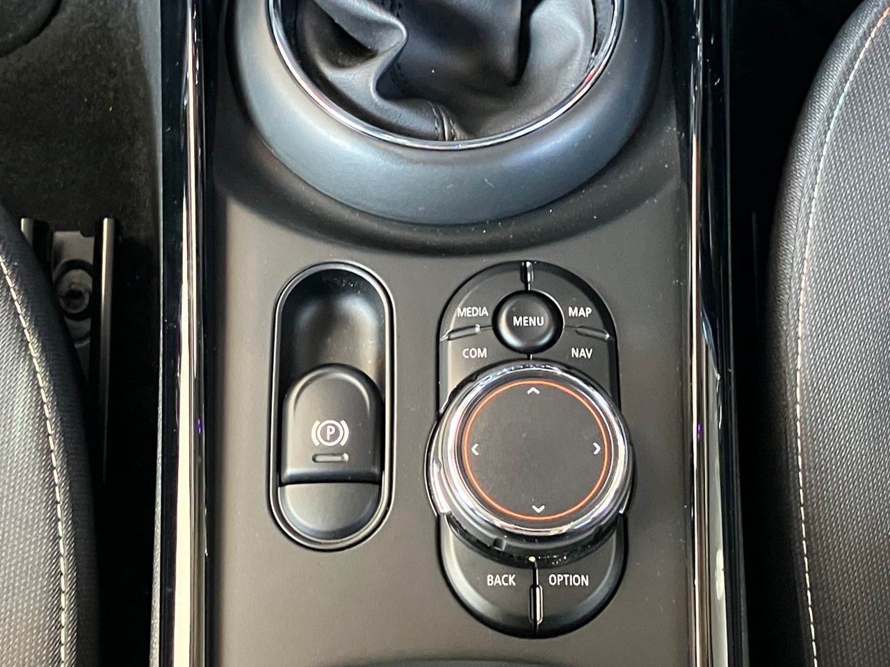 MINI CLUBMAN COOPER D