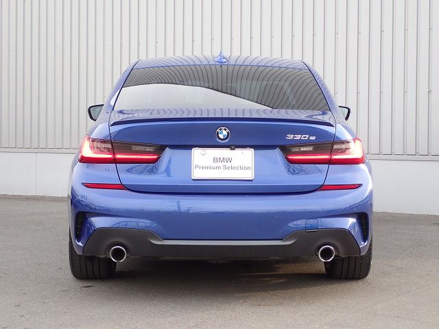 G20 330e Saloon RHD