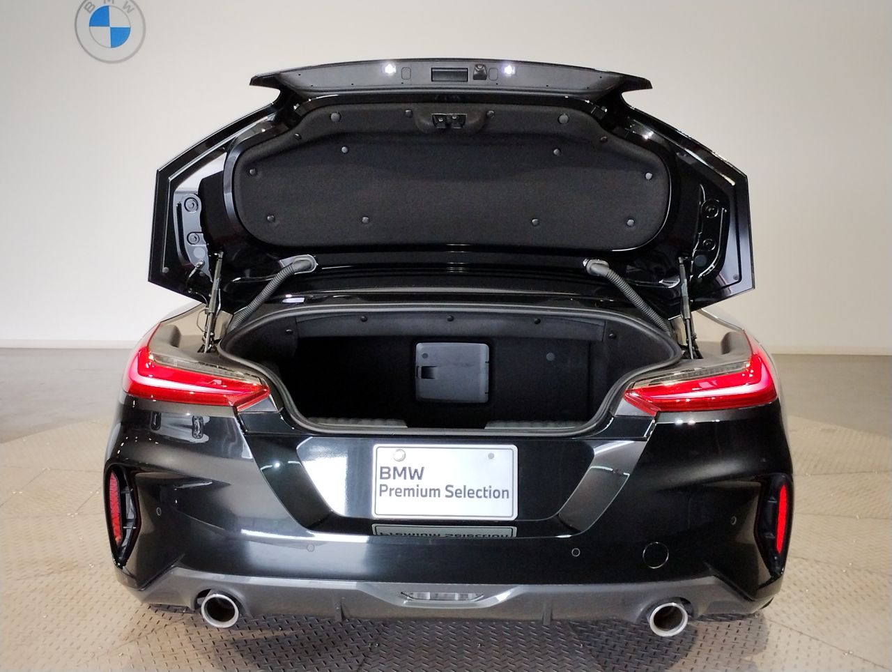 G29 z4 sDrive20i RHD